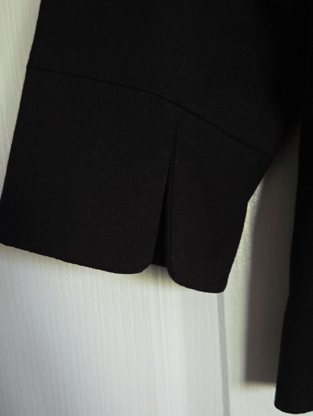 White House Black Market Black Ruffled Lapel 3/4 Sleeve Blazer - Picture 12 of 12